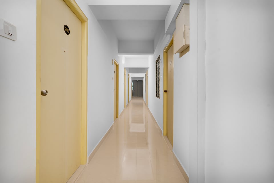 Hotel O MEENA COMFORT, Rajajinagar Bangalore, Bangalore