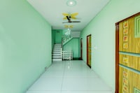 OYO 838744 Miraj Hotel