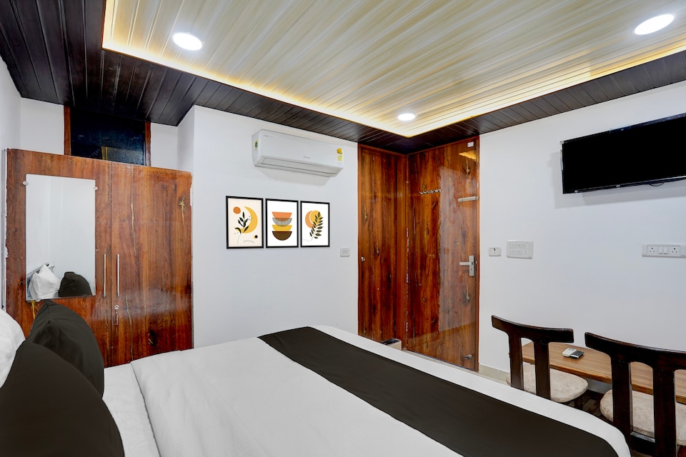Hotel O Yatra Inn, Noida City, Noida