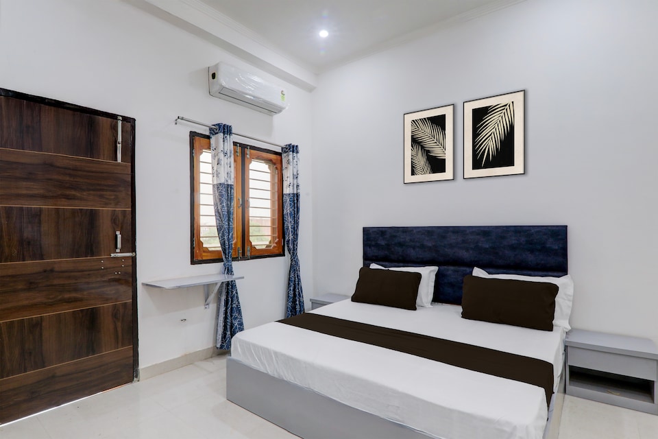 HOTEL O CR GRAND, Airport Lucknow, Lucknow