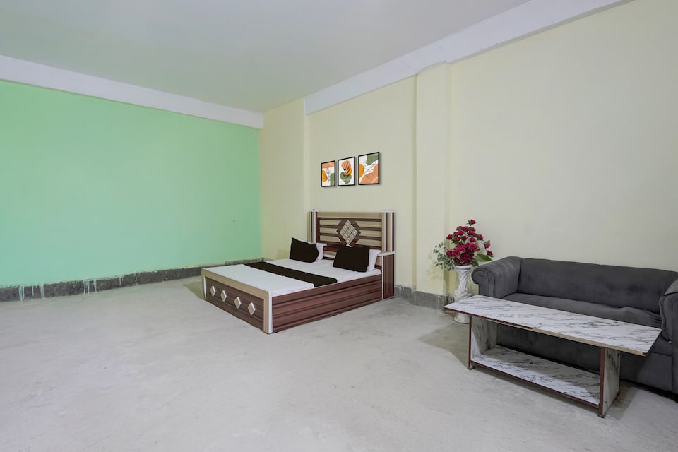 SPOT ON A K Hotel & Restaurant , Mumfordganj Allahabad, Prayagraj