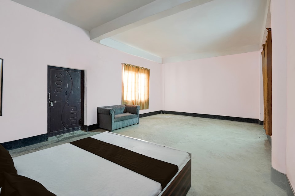 SPOT ON A K Hotel & Restaurant, Mumfordganj Allahabad, Prayagraj