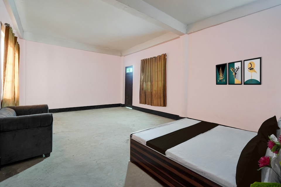 SPOT ON A K Hotel & Restaurant, Mumfordganj Allahabad, Prayagraj