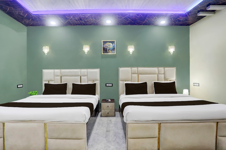 Hotel O GK PALACE, Godowlia, Varanasi