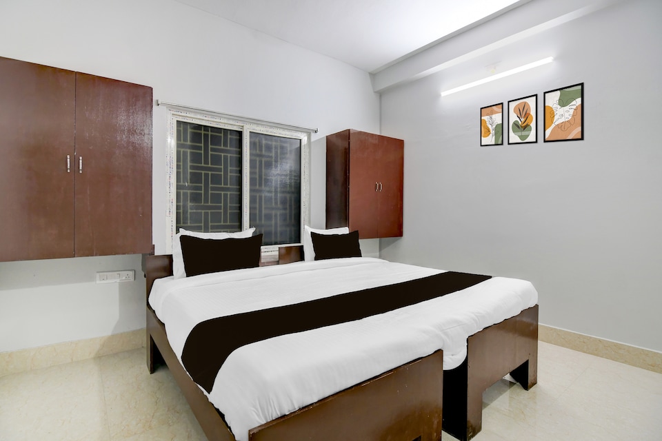 Hotel O by OYO Ayesha Palace, Cuttack, Cuttack
