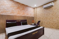 Hotel O Faridabad Central Railway Junction Formerly Diamond