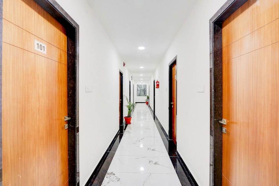 Super Townhouse Oak Public Garden Hanamkonda Formerly Vishnu Grand, Nakkalagutta Hanamkonda Warangal, Warangal