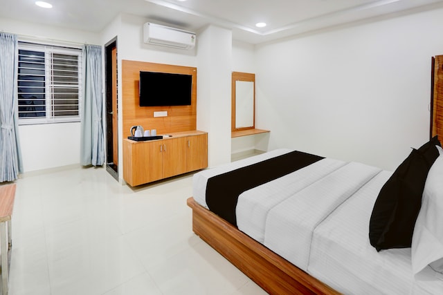 Super Townhouse Oak Public Garden Hanamkonda Formerly Vishnu Grand