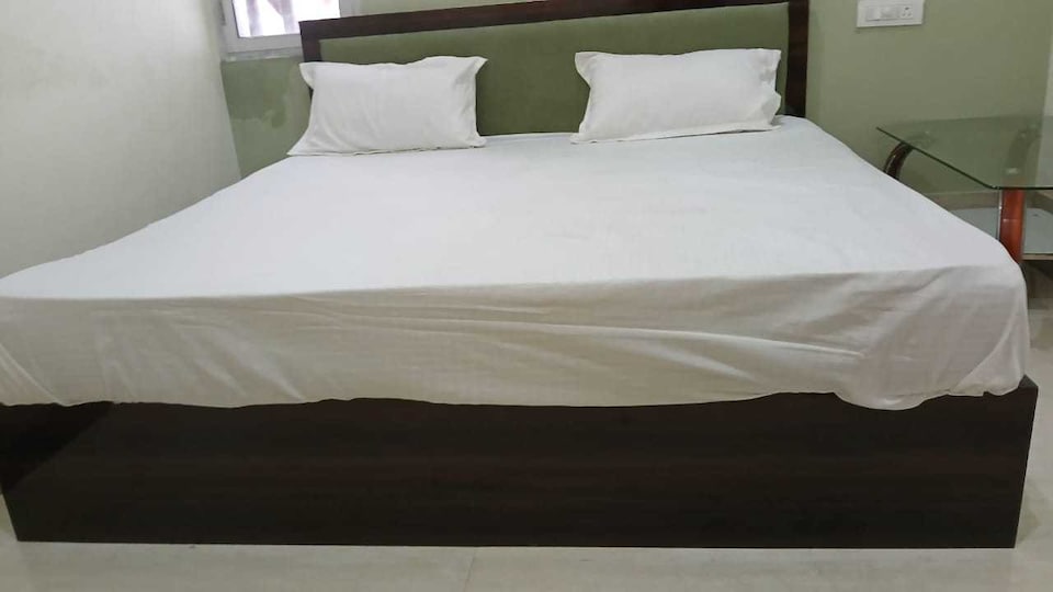 Hotel O JR Palace, Rampur, Rampur