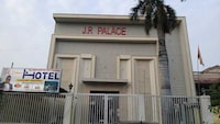 Hotel O JR Palace