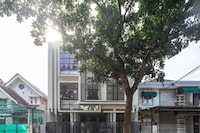 OYO 94735 RD Near Eka Hospital Bsd City