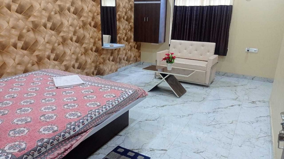 Hotel O DEWTIA SHOPPING COMPLEX, Rishra, hooghly