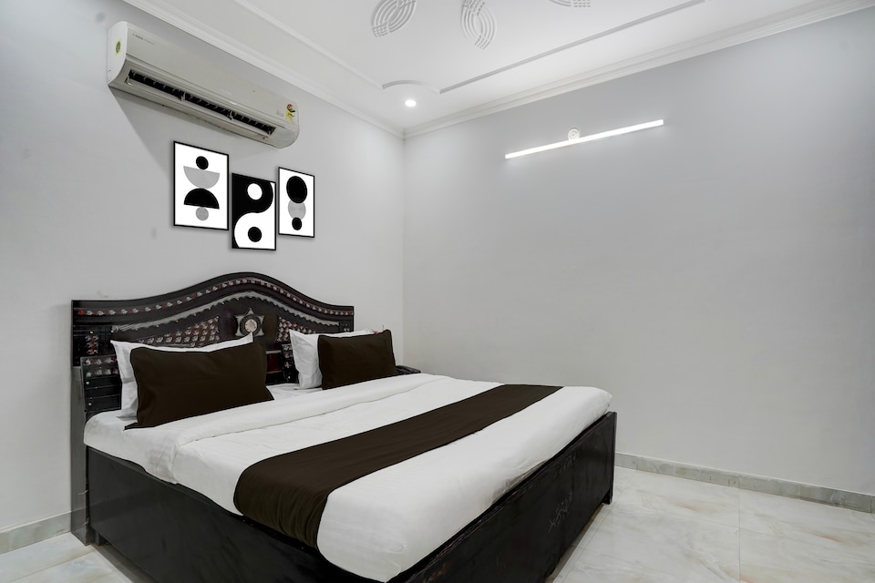 Super Townhouse Sector 46 Huda Market, HUDA CENTRE 1, Gurgaon