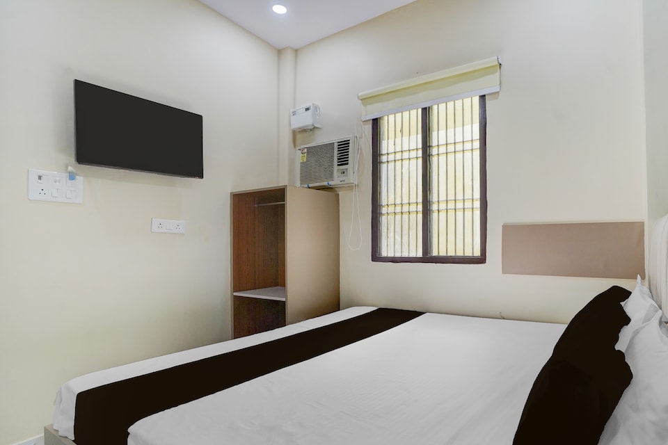 Hotel O SSR BY CLOVETREE, Godowlia, Varanasi