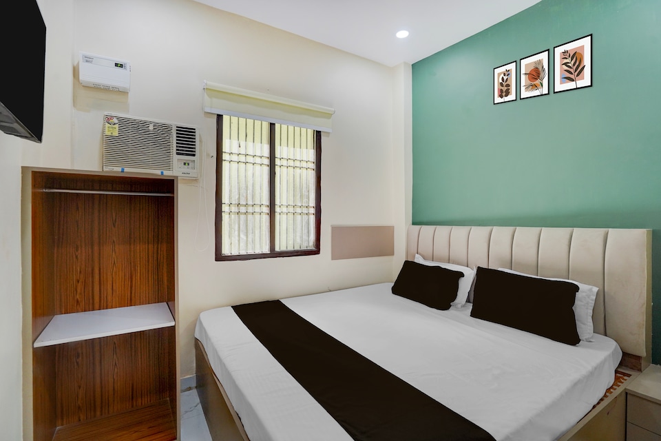 Hotel O SSR BY CLOVETREE, Godowlia, Varanasi