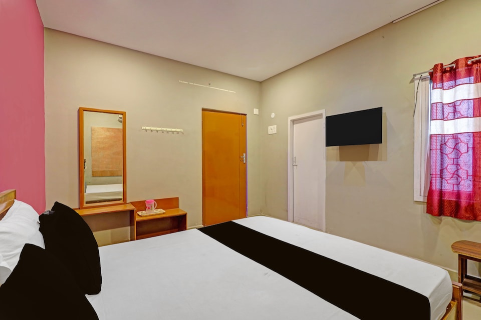 Hotel O Egmore Railway Junction Formerly The Imperial Inn, Central Chennai, Chennai