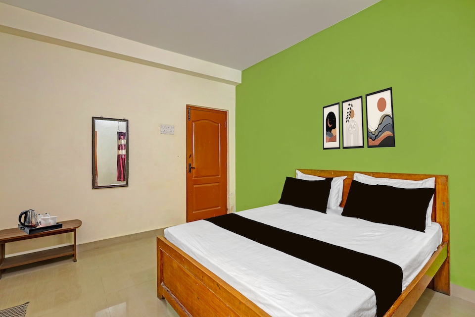 Hotel O Egmore Railway Junction Formerly The Imperial Inn, Central Chennai, Chennai