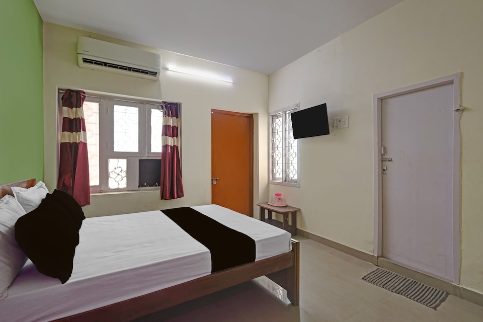 Hotel O Egmore Railway Junction Formerly The Imperial Inn, Central Chennai, Chennai