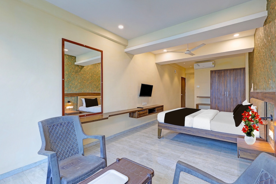 Hotel O Om Shiv, Makarpura, Vadodara