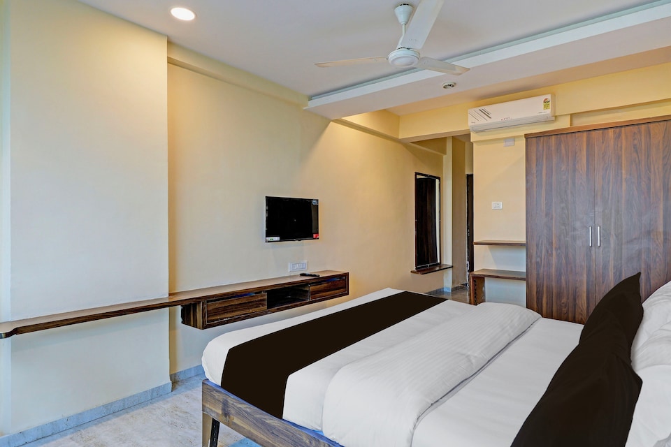 Hotel O Om Shiv, Makarpura, Vadodara