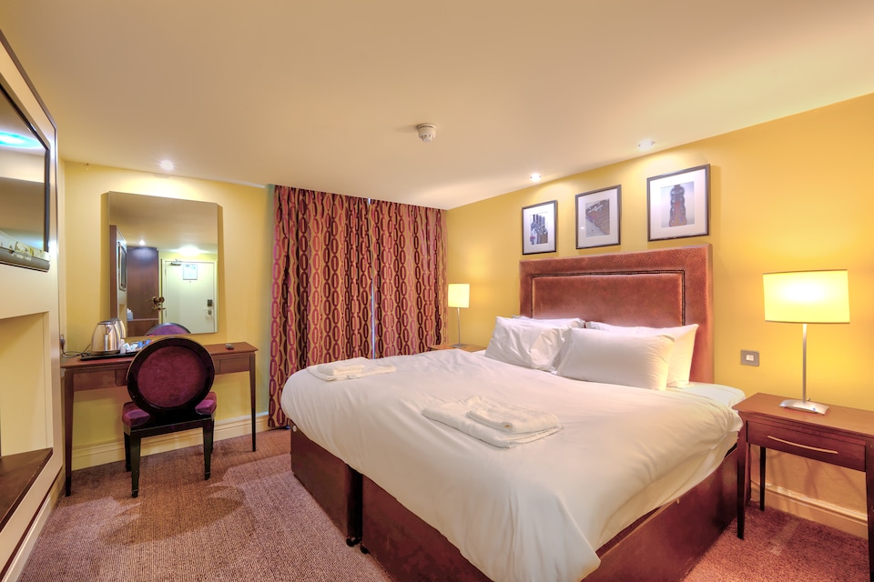 Manchester Airport Stanley Hotel by Belvilla, Manchester, Manchester