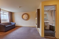 Manchester Airport Stanley Hotel by Belvilla