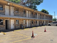 Mi Amor Inn & Suites by Hotel O Dallas Tx Hwy 352