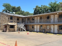 Mi Amor Inn & Suites by Hotel O Dallas Tx Hwy 352