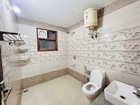 Hotel O Raj Mahal