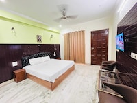 Hotel O Raj Mahal