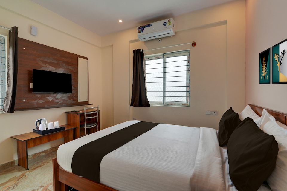 Super Collection O Biocon Hebbagodi Metro Station Bangalore Formerly Ira Inn, Electronic City Phase 1 Bangalore, Bangalore