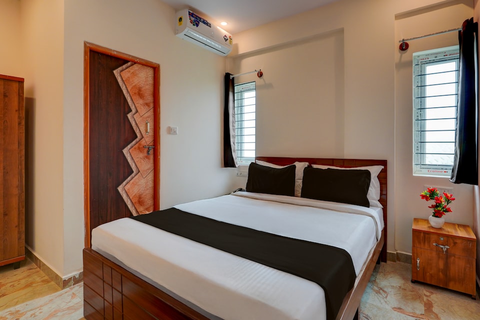 Super Collection O Biocon Hebbagodi Metro Station Bangalore Formerly Ira Inn, Electronic City Phase 1 Bangalore, Bangalore