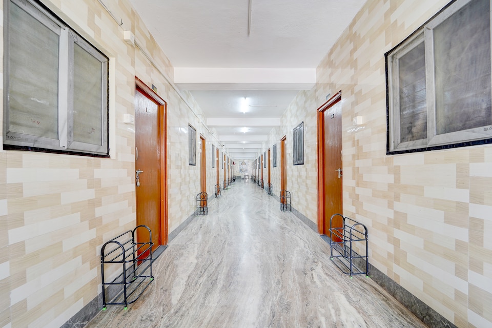 Super Collection O Avarampalayam Bus Stop Formerly Krish Castle, Gandhipuram Coimbatore, Coimbatore