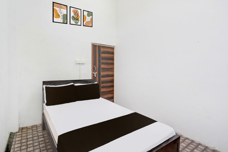 SPOT ON HM HOTEL, Rasulabad, Rasulabad