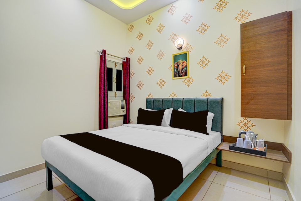 Townhouse Khojwa Post Office Varanasi Formerly Parth Residency, Lanka, Varanasi