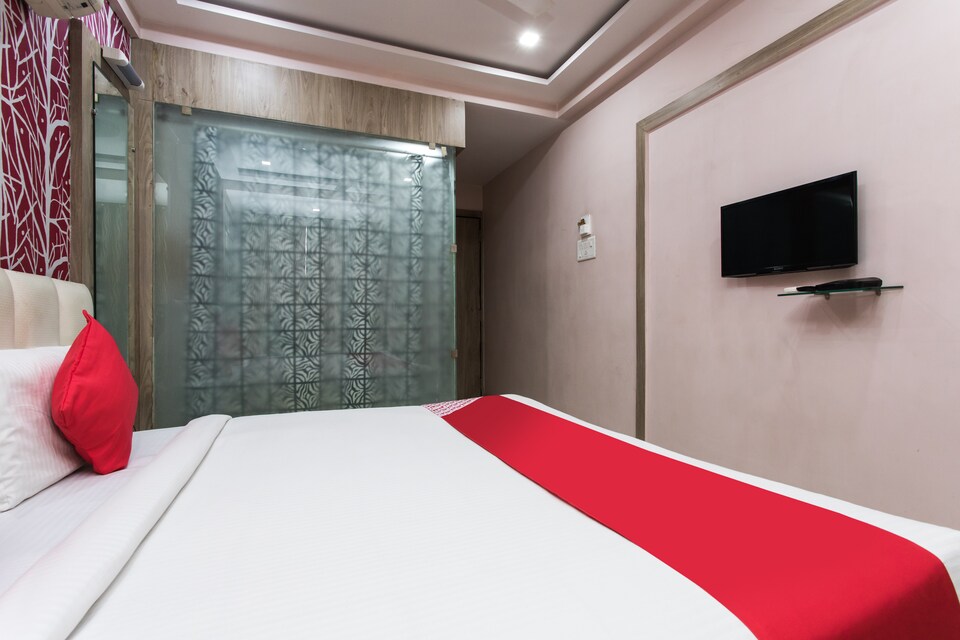 OYO Hotel Aamantran Avenue, Main Market Ujjain, Ujjain