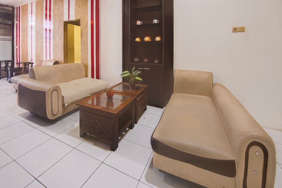 Hotel O Makassar near RS Grestelina formerly Wisma Makassar, Panakkukang, Makassar