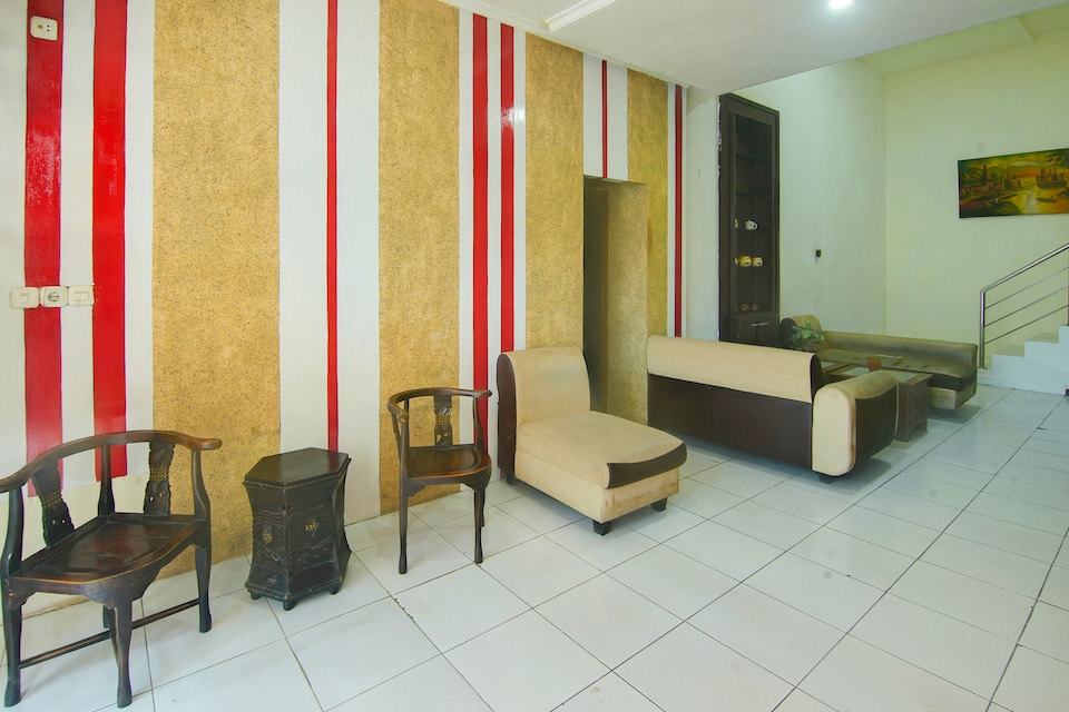 Hotel O Makassar near RS Grestelina formerly Wisma Makassar, Panakkukang, Makassar