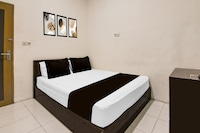 Hotel O Makassar near RS Grestelina formerly Wisma Makassar