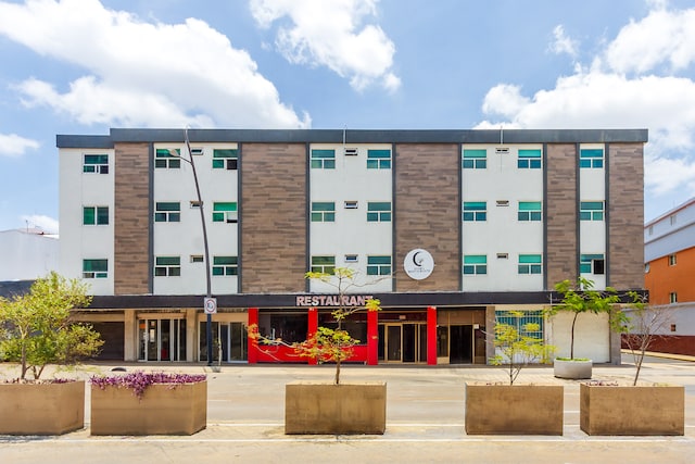 OYO Hotel Colón Express