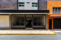 OYO Hotel Colón Express