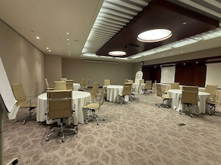 Sunday Business Avenue Formerly Rand Hotel