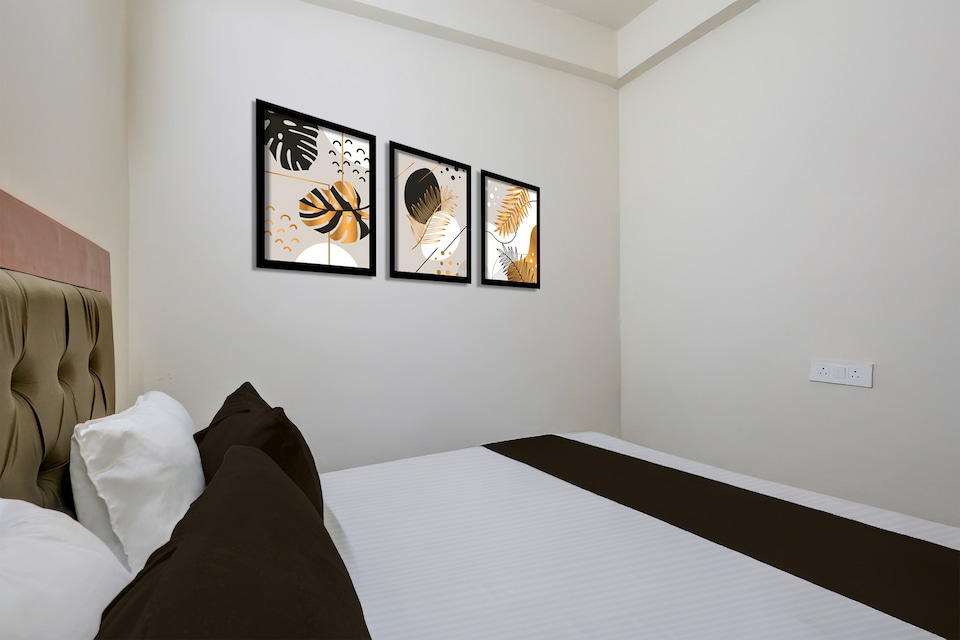 Hotel O The Urban, Greater Noida, Noida