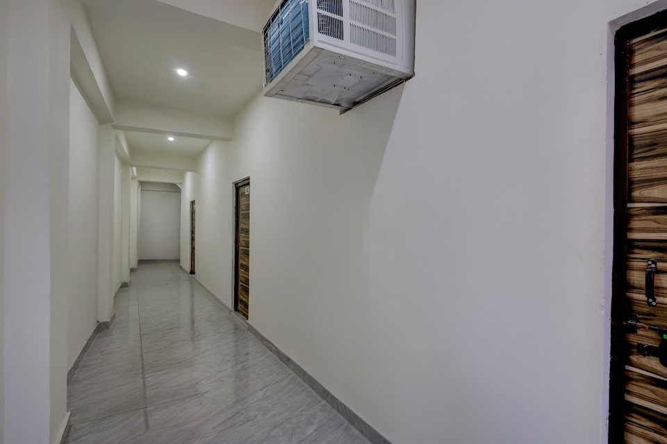 Hotel O The Urban, Greater Noida, Noida