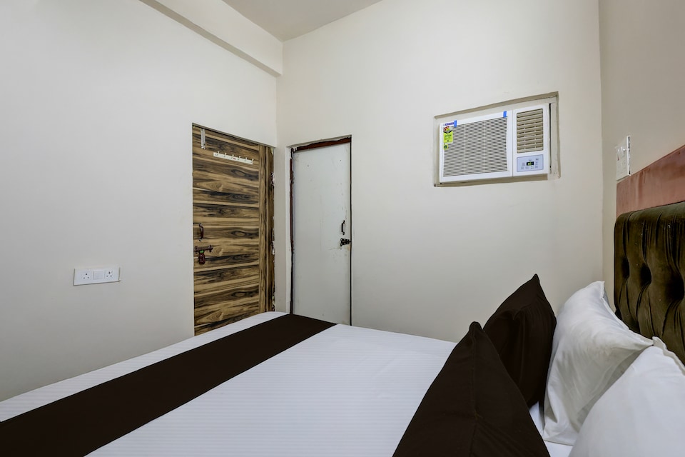 Hotel O The Urban, Greater Noida, Noida