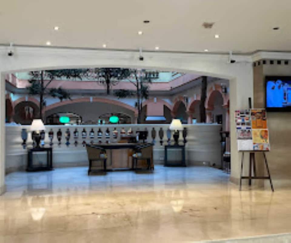 Sunday Suites Excelsior Hotel Deira (formerly Sheraton Deira), Bur Dubai, Dubai