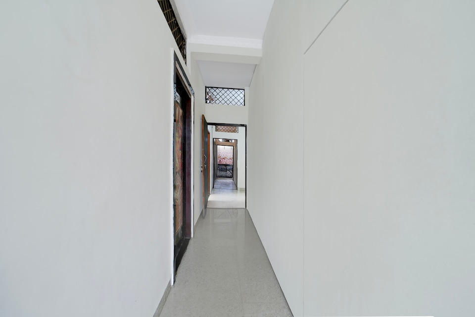 Hotel O Royal Inn Home Stay, Hamidia Road Bhopal, Bhopal