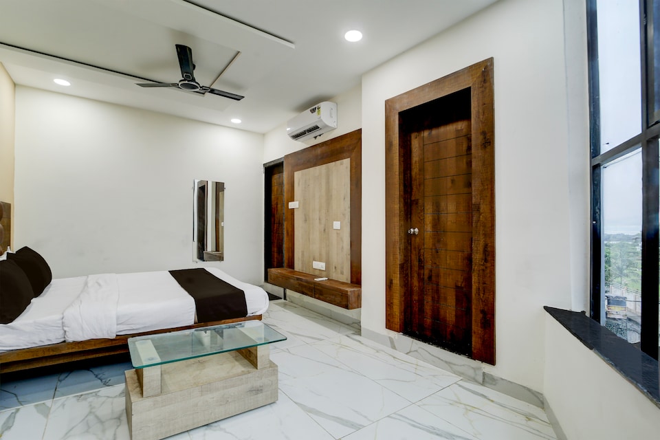 Hotel O Eternity , Rajender Nagar, Indore