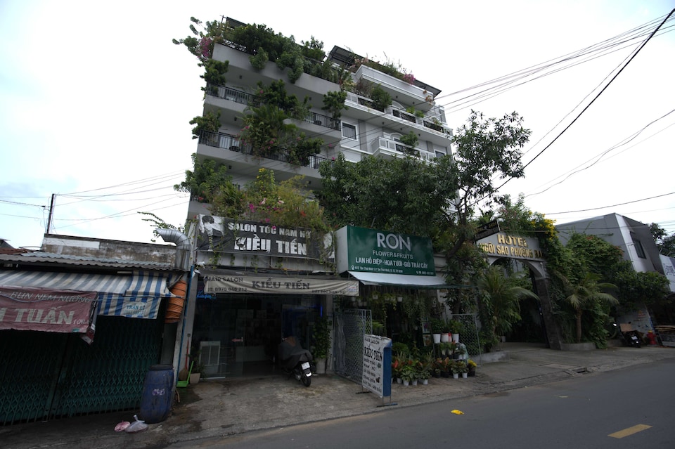 Dancenter District 12 Near Quang Trung Exhibition Center Formerly Southern Star Hotel, District 12, Ho-Chi-Minh