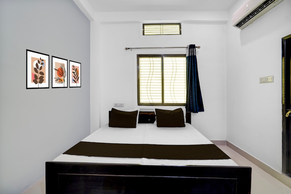 SPOT ON Aarya Guest House , Godowlia, Varanasi